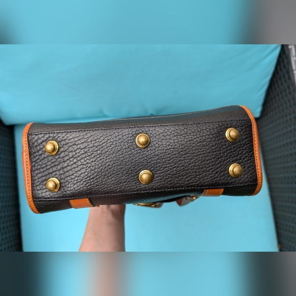 Vintage Dooney & Bourke Lockhart Shoulder Bag Navy - Picture 4 of 14